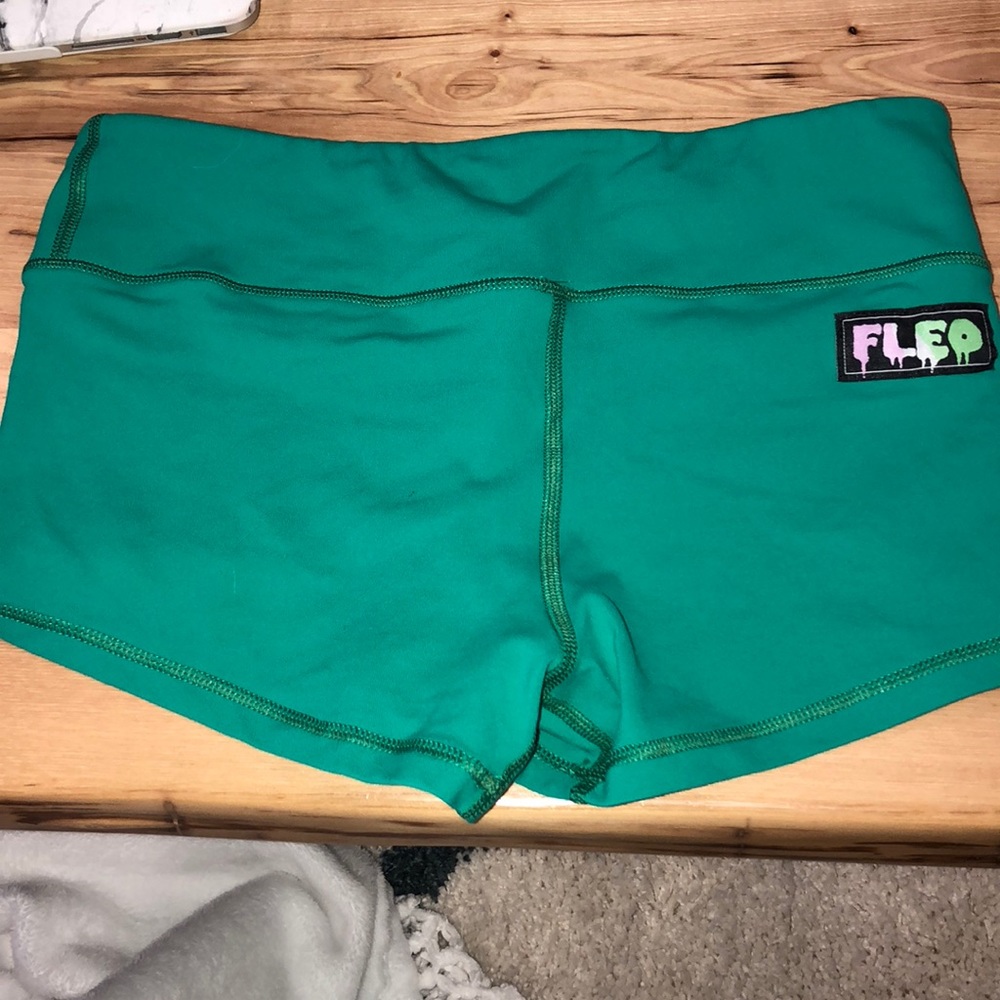 Fleo shorts M